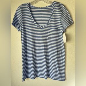 BLUE/WHITE ROUNDED V-NECK SHORT SLEEVE T-SHIRT /CASLON